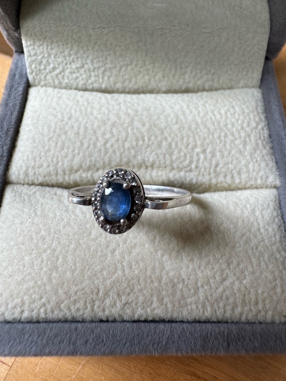 Genuine Ceylon Blue Sapphire and Sterling Silver Ring - size 8 - Picture 4 of 9